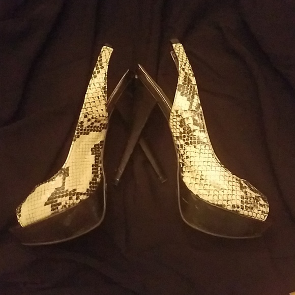 Shoes - Picture 7 of 7